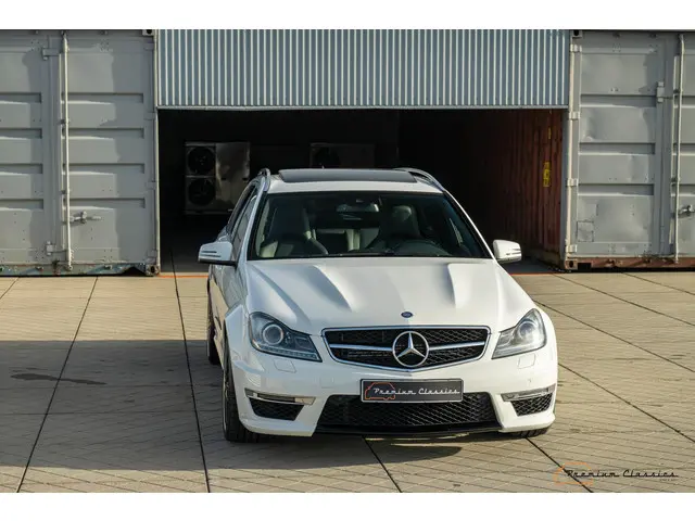 Mercedes-Benz C-Klasse C63 AMG Estate 2014 Benzine 26