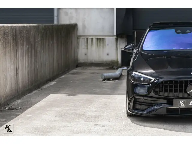 Mercedes-Benz C-Klasse 300 AMG Line 2021 Benzine 61