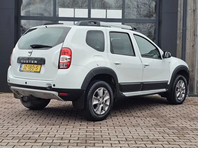 Dacia Duster 1.2 TCe 4x2 Lauréate 2016 Benzine 4