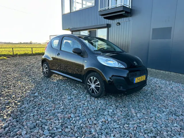 Peugeot 107 1.0 Access Accent 2013 Benzine 9