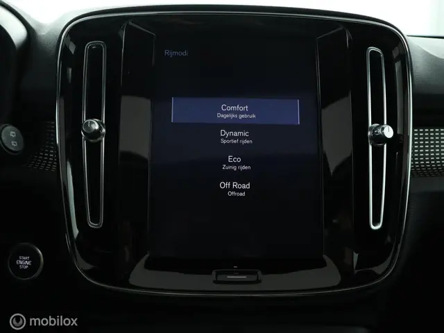 Volvo XC40 2.0 T5 AWD R-Design 2018 Benzine 29