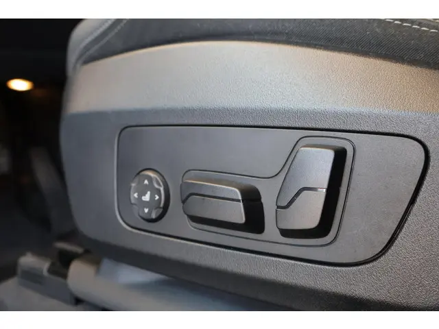 BMW X1 xDrive23i 2025 Benzine 15