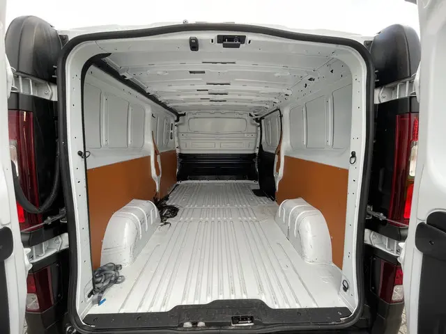 Nissan NV300 2.0 dCi 120 L2H1 Acenta 2021 Diesel 21