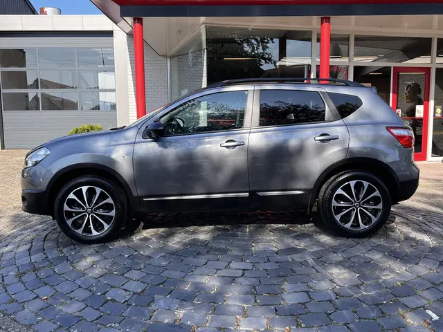 Nissan QASHQAI 1.6 360 2013 Benzine 2