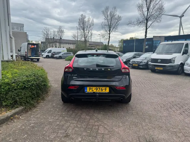 Volvo V40 1.6 T2 Momentum 2014 Benzine 3