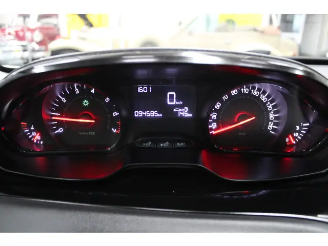Peugeot 208 1.0 VTi Access 2014 Benzine 14