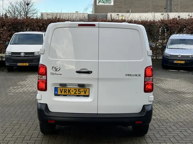 Toyota ProAce Worker 2.0 D-4D 145PK 2022 Diesel 4