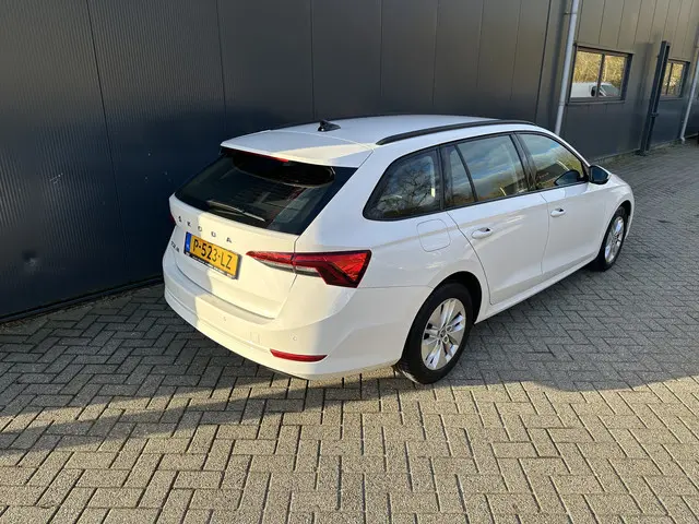 Škoda Octavia Combi 1.0 TSI Ambition 2022 Benzine 8