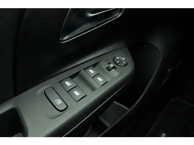 Opel Corsa 1.2 Turbo Hybrid GS 2025 Hybride Benzine 17