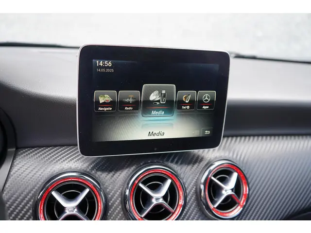 Mercedes-Benz A-Klasse AMG 45 4MATIC 2016 Benzine 20
