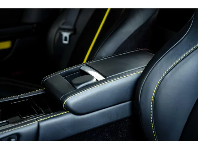 Aston Martin V12 Vantage S 2014 Benzine 56