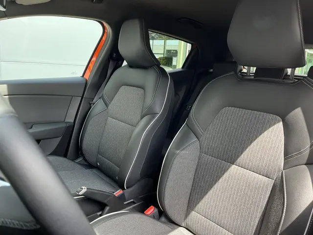 Renault Clio 1.0 TCe Intens 2021 Benzine 8