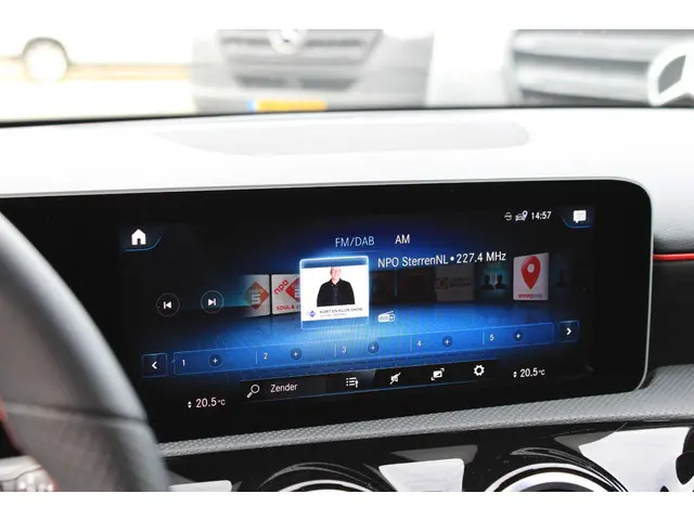 Mercedes-Benz A-Klasse 180 AMG 2019 Benzine 19