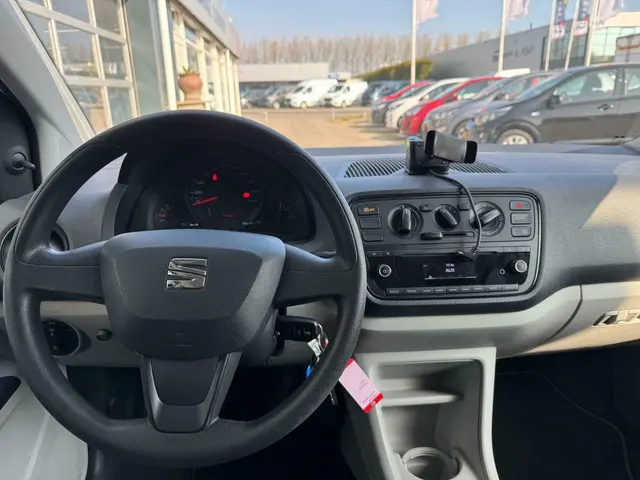 SEAT Mii 1.0 Style Intense 2017 Benzine 6