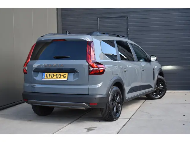 Dacia Jogger Hybrid 140 Extreme 2024 Hybride Benzine 4