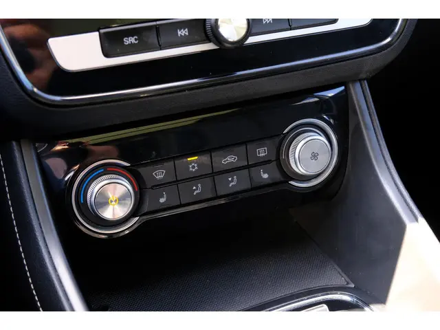 MG ZS EV MG Luxury 45 kWh Aut. Pano|Leder 2019 Elektrisch 13