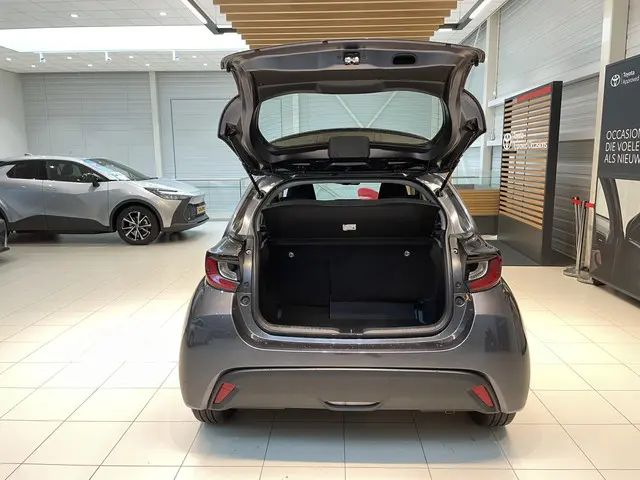 Toyota Yaris 1.5 Hybrid 115 Active 2025 Hybride Benzine 14