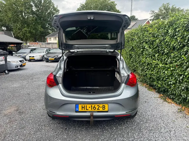 Opel Astra 1.4 Blitz 2015 Benzine 22