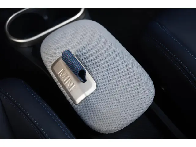 MINI 3-Deurs Cooper C 2024 Benzine 24