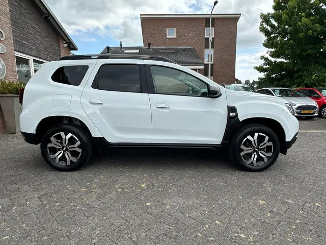 Dacia Duster 1.3 TCe 130 Journey 2023 Benzine 16
