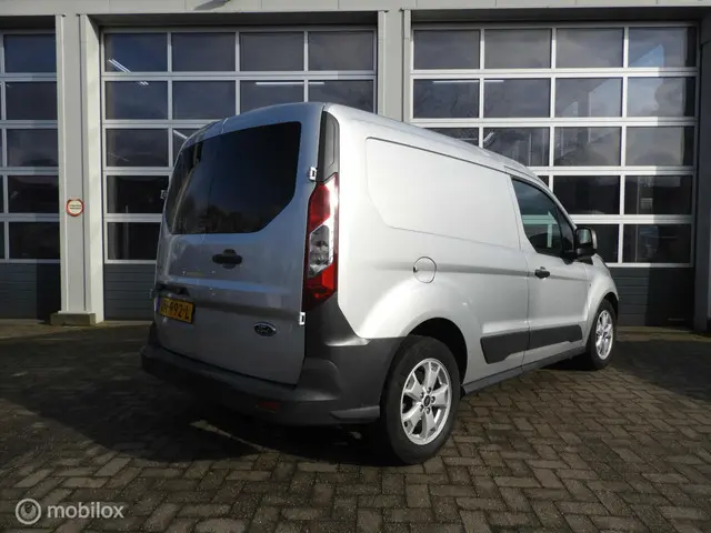 Ford Transit Connect 1.6 TDCI Ambiente 2015 Diesel 6