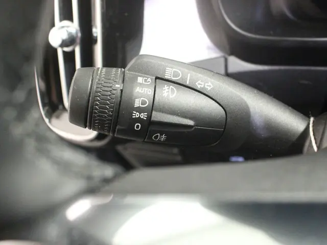 Volvo XC40 2.0 B3 Plus Bright 2022 Hybride Benzine 21