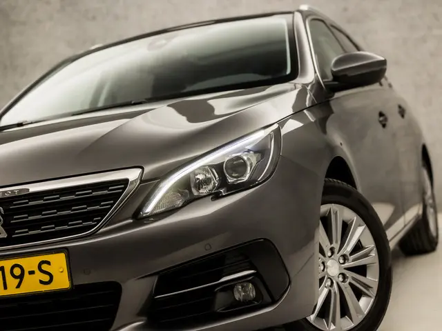 Peugeot 308 SW 1.2 PureTech Sport 2018 Benzine 16