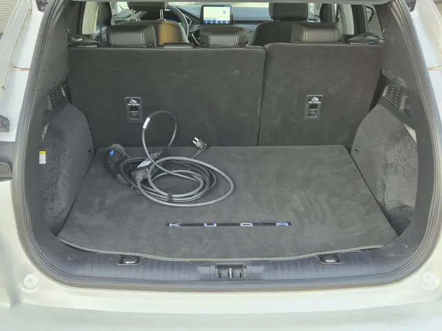 Ford Kuga 2.5 PHEV Vignale/trekhaak 2021 Hybride Benzine 17