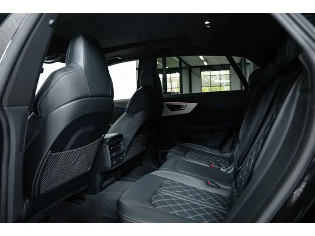Audi SQ8 4.0 TFSI SQ8 quattro 2021 Benzine 36