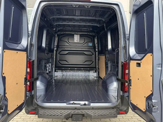 Renault Master T35 2.0 dCi 130 L2H2 Start 2024 Diesel 32