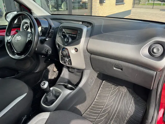 Toyota Aygo 1.0 VVT-i x , Airco, Led, Zuinig 2016 Benzine 15