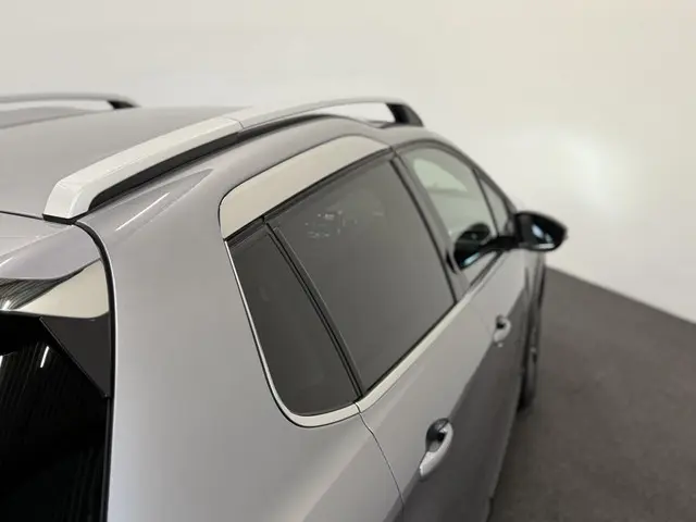 Peugeot 2008 1.2 PureTech Allure 2019 Benzine 37