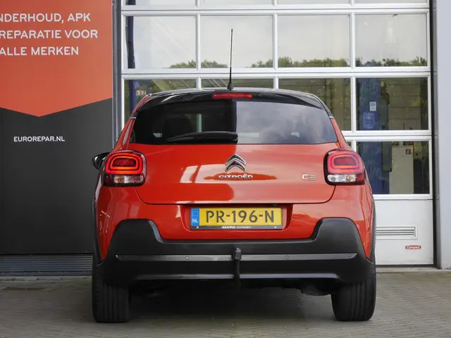 Citroën C3 1.2 PureTech Automaat Shine 2017 Benzine 12