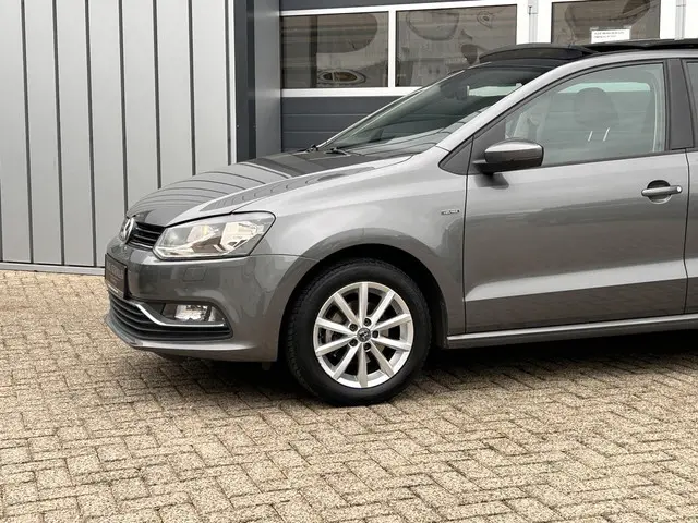 Volkswagen Polo 1.0 Lounge Edition 2015 Benzine 3