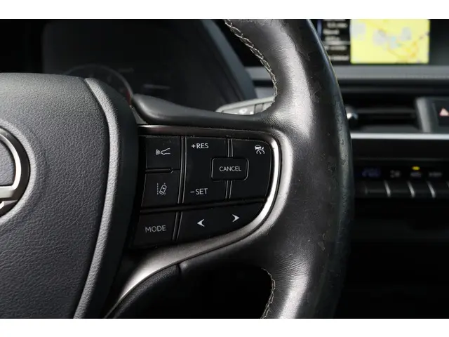 Lexus UX 250h Business Line 2020 Hybride Benzine 15