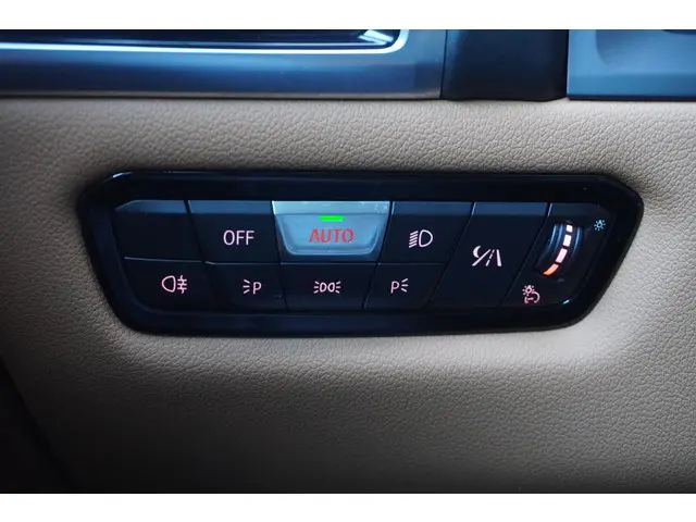 BMW 8 Serie Coupé M850i xDrive 2018 Benzine 36