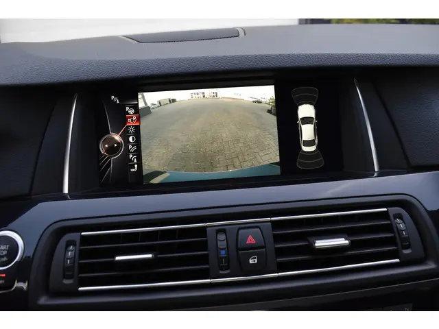 BMW 5 Serie 528i High Executive NAP 2014 Benzine 13