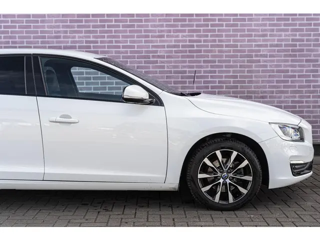 Volvo V60 2.0 T4 Ocean Race 2018 Benzine 7