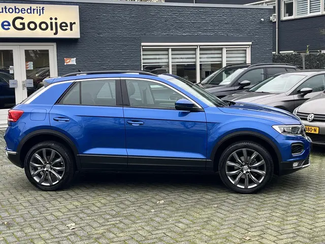 Volkswagen T-Roc 1.0 TSi Style Business 2021 Benzine 2