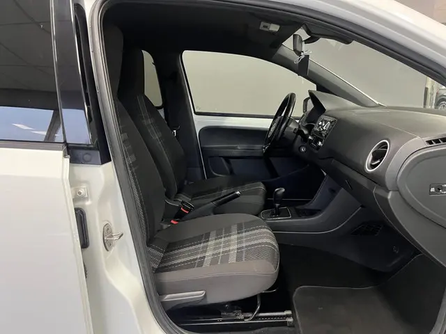 Volkswagen up! 1.0 cheer up!|STOELVERW|PDC|AIRCO 2016 Benzine 9