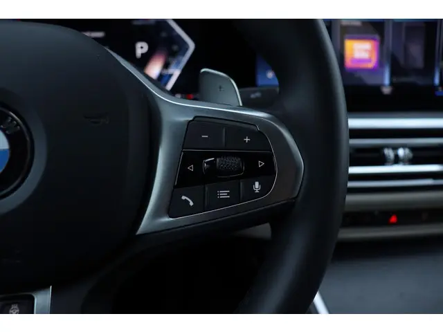 BMW 3 Serie Sedan 320i 2024 Benzine 22