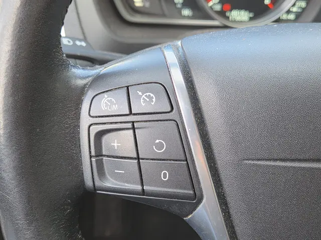 Volvo V40 2.0 D2 Momentum Business 2015 Diesel 20