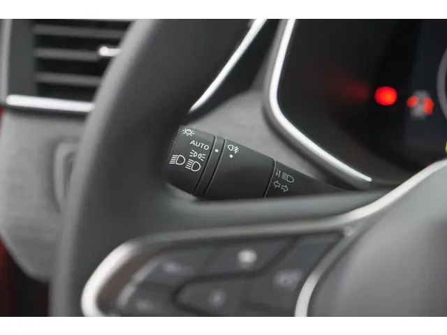 Renault Clio TCe 90 GPF Techno 2025 Benzine 40