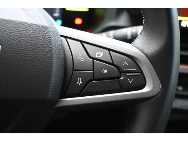 Dacia Duster TCe 130 mild hybrid Journey 2024 Benzine 24