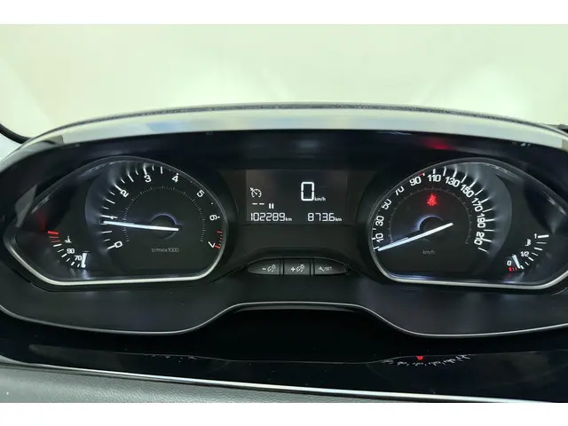 Peugeot 208 1.2 PureTech Blue Lion 2018 Benzine 18