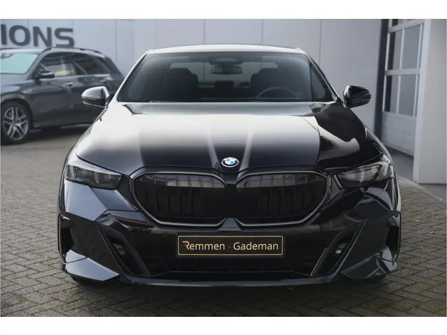 BMW 5 Serie 520i M-Sport 2024 Benzine 34