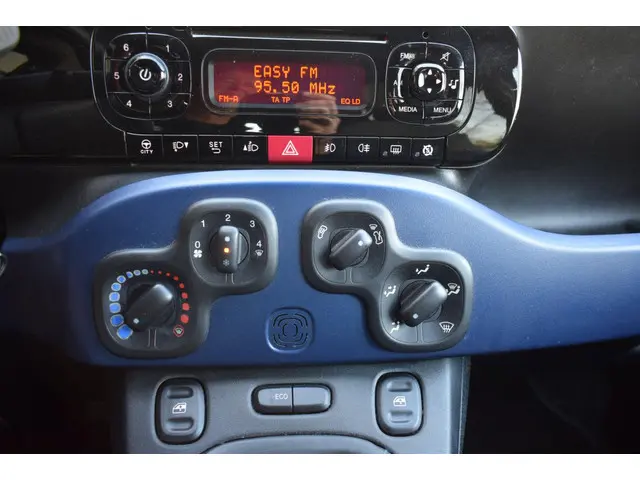 Fiat Panda 0.9 TwinAir Lounge airco 2013 Benzine 10