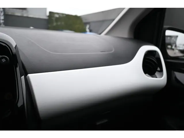 Peugeot 108 1.0 e-VTi Allure 2019 Benzine 26