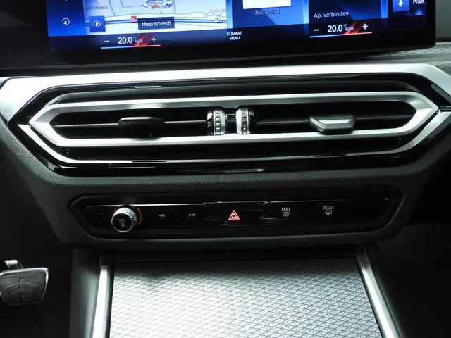 BMW 3 Serie Sedan 330d xDrive 2024 Diesel 21