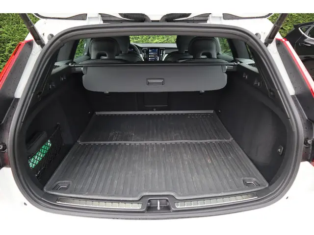Volvo V60 2.0 B3 Plus Dark 2024 Benzine 19